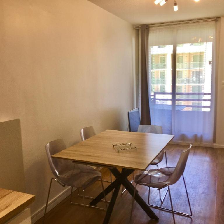 Appartement plein centre 40m2 2 balcons - Appartement - 19