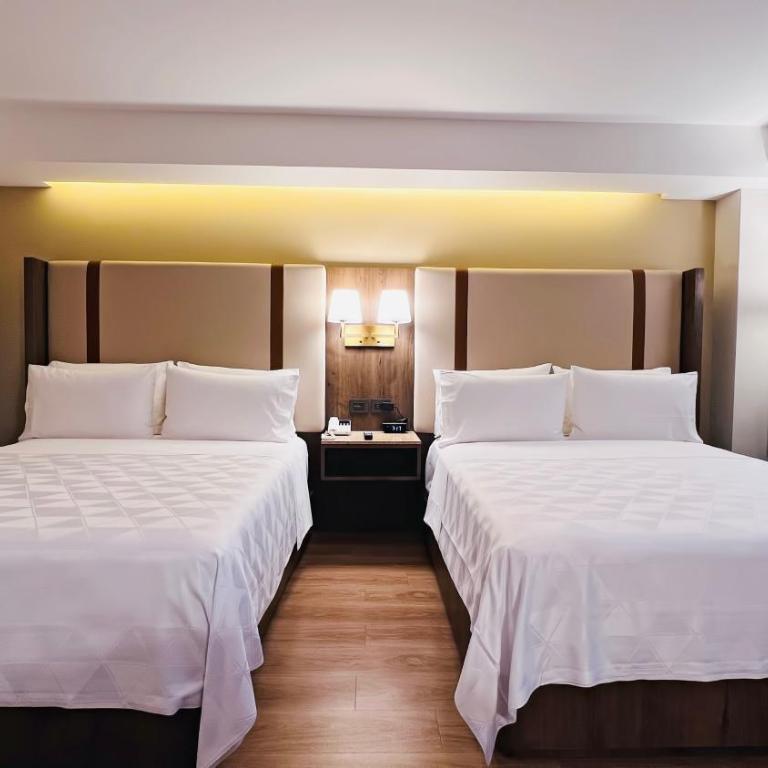 Holiday Inn Mexico City-Plaza Universidad by IHG - Standard Double Room with Two Double Beds - 1
