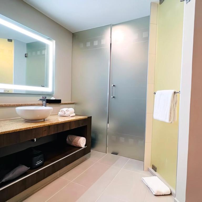 Holiday Inn Mexico City-Plaza Universidad by IHG - Standard King Room - 4