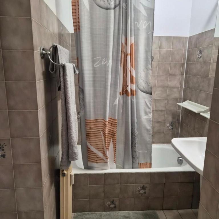 studio dans résidence avec piscine - Appartement 2 Chambres - 2
