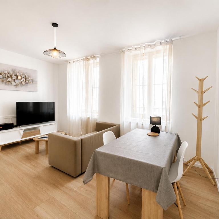 RM-0 - Joli 2 pièces tout équipé au RDC à Mulhouse pour 1-2 pers - One-Bedroom Apartment - 1
