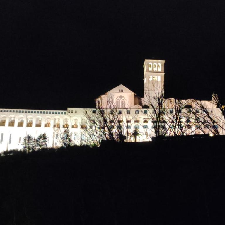 La Suite di San Rufino by MyAssisiSuite - Dormi in una Casa del '400 - 75 mq, RARO PIANO TERRA senza Barriere Architettoniche - 2 Veri Letti Matrimoniali, Zero Divani Letto - LIVE CHECK-IN, No Key Box, 2 Real Beds - Mówimy po polsku - Appartamento Superior - 28