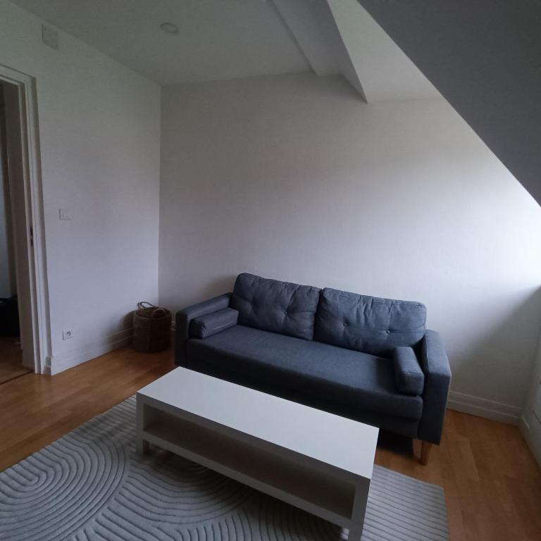 3-room apartment with balcony 10 minutes from the center - Appartement 2 Chambres - 8