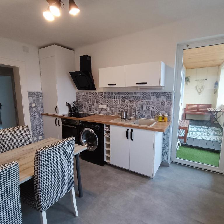 3-room apartment with balcony 10 minutes from the center - Appartement 2 Chambres - 15