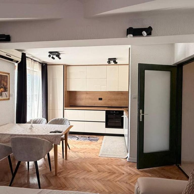 Stan u Budvi - Two-Bedroom Apartment - 1