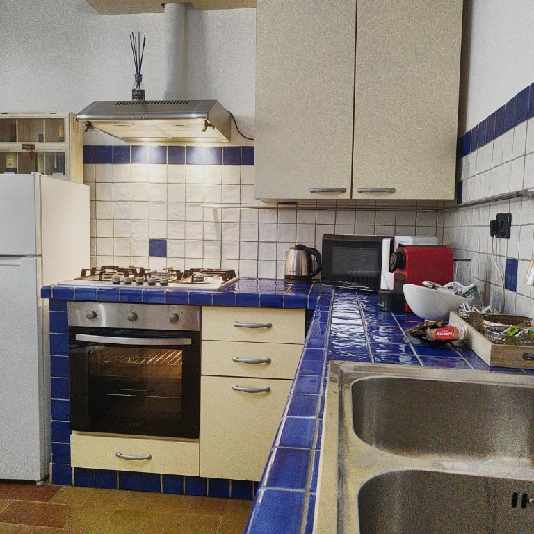 La Suite di Santa Chiara by MyAssisiSuite - Dormi in una Casa del '400 - 125 mq, RARO PIANO TERRA - 3 Veri Letti Matrimoniali, Zero Divani Letto - LIVE CHECK-IN, No Key Box, 3 Real Beds, Jacuzzi - Mówimy po polsku - Appartamento Deluxe con 2 Camere da Letto - 22