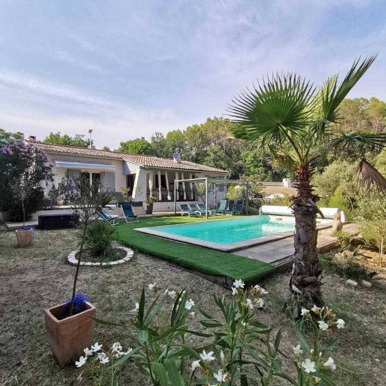 4-Star Air-Conditioned Villa with Heated Pool - Villa avec Piscine Privée - 41