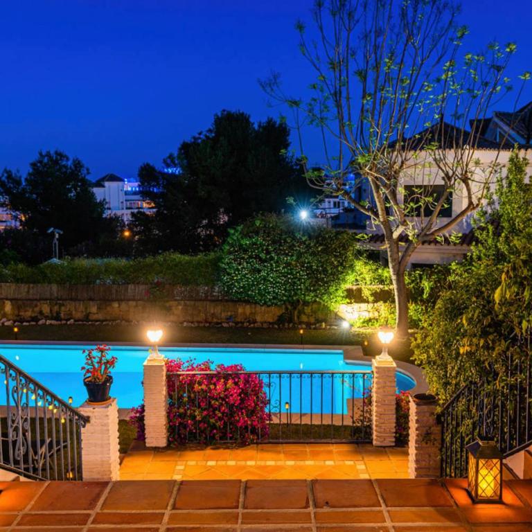 Villa 10 Luxe by Lirios Village Marbella - Superb Location and Heated Pool - Casa de 8 dormitorios - 22