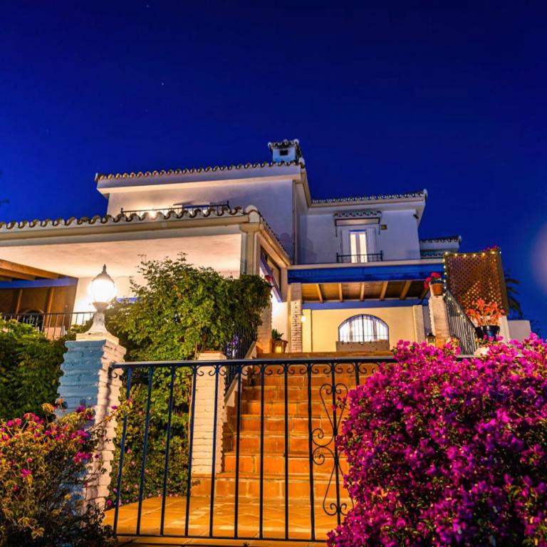 Villa 10 Luxe by Lirios Village Marbella - Superb Location and Heated Pool - Casa de 8 dormitorios - 90