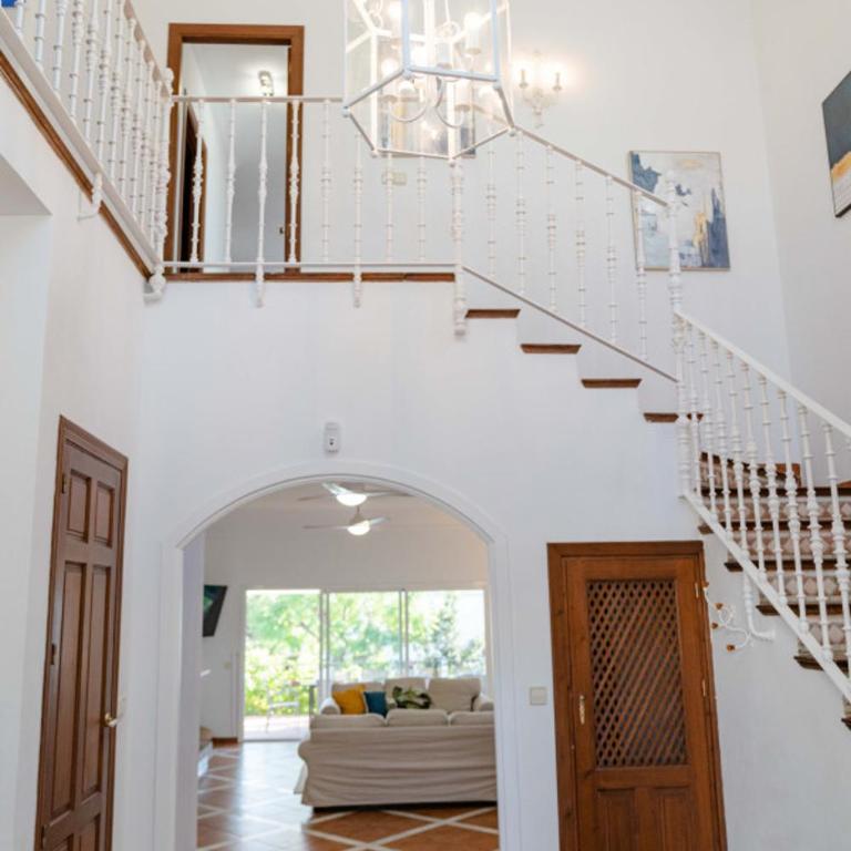 Villa 10 Luxe by Lirios Village Marbella - Superb Location and Heated Pool - Casa de 8 dormitorios - 95