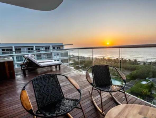 Apartamento con vista al mar, salida a la playa, aire acondicionado y jacuzzi - Apartment - 26