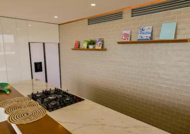 Apartamento con vista al mar, salida a la playa, aire acondicionado y jacuzzi - Apartment - 32
