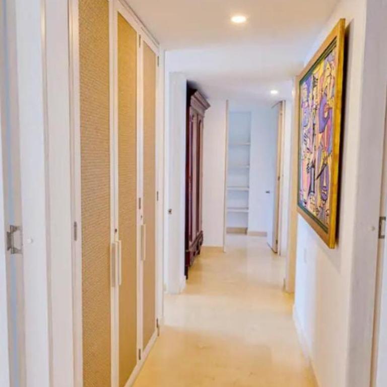 Apartamento con vista al mar, salida a la playa, aire acondicionado y jacuzzi - Apartment - 47
