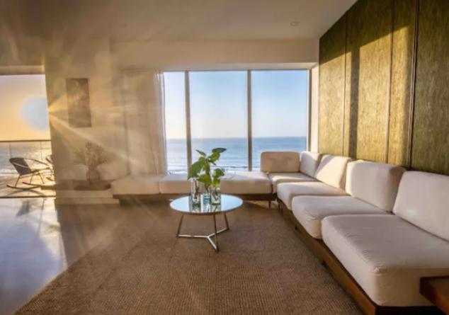 Apartamento con vista al mar, salida a la playa, aire acondicionado y jacuzzi - Apartment - 54