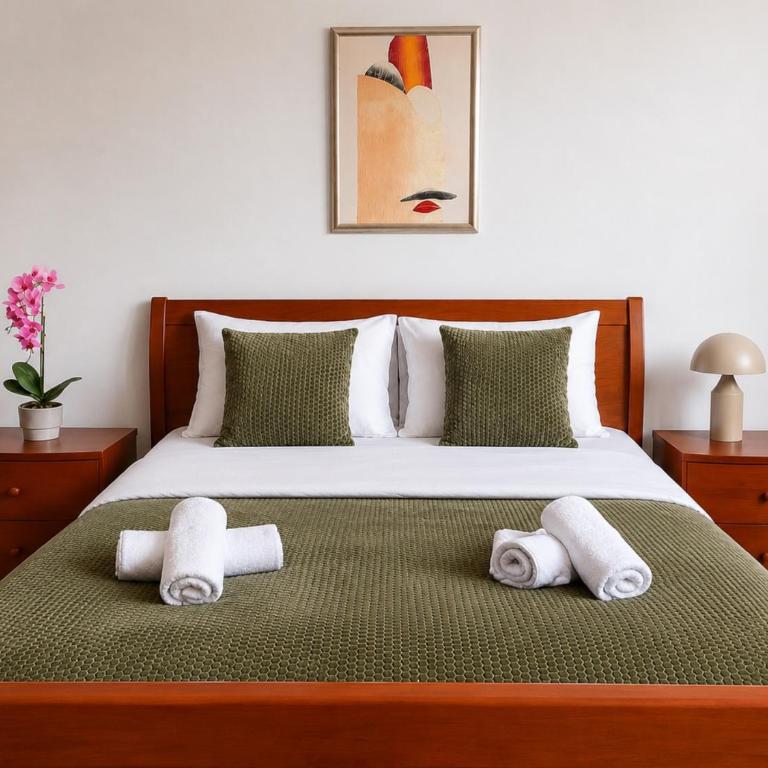 City URBAN HOME - Two-Bedroom Apartment - 10