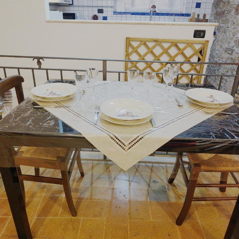 All'Ombra di Santa Chiara by MyAssisiSuite - Dormi in una Casa del '400 - 140 mq, RARO PIANO TERRA - 4 Veri Letti Matrimoniali, Zero Divani Letto - LIVE CHECK-IN, No Key Box, 4 Real Beds, Jacuzzi - Mówimy po polsku - Appartamento Deluxe con 3 Camere da Letto - 22