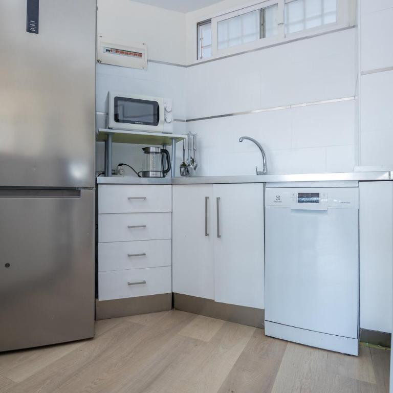 GuestReady - Fuentebravia with terrace and pool - Two-Bedroom Apartment - 12