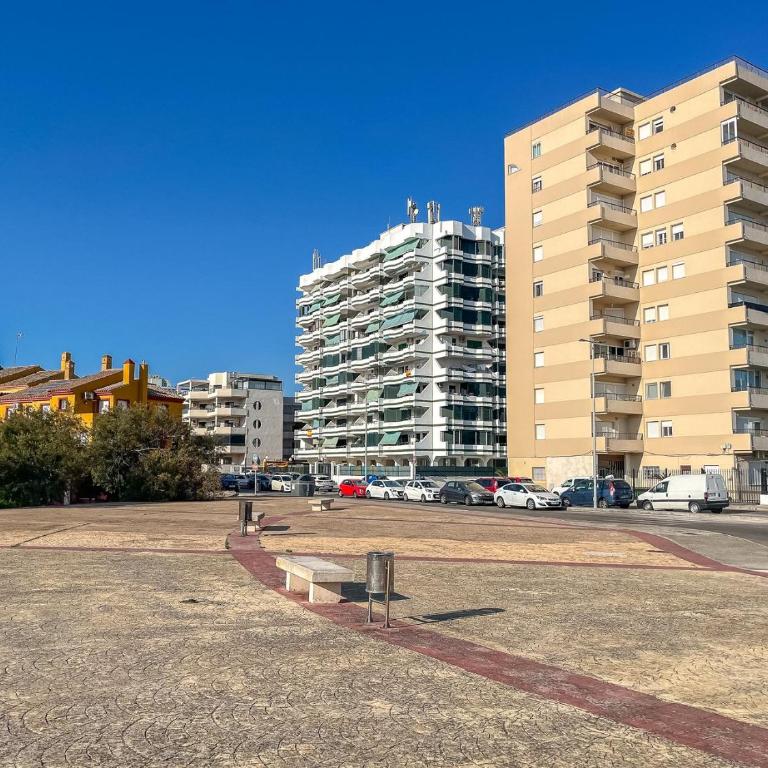 GuestReady - Fuentebravia with terrace and pool - Two-Bedroom Apartment - 41