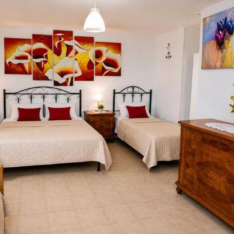 Villa Olimpo B&B - Camera Tripla con Bagno Privato - 2