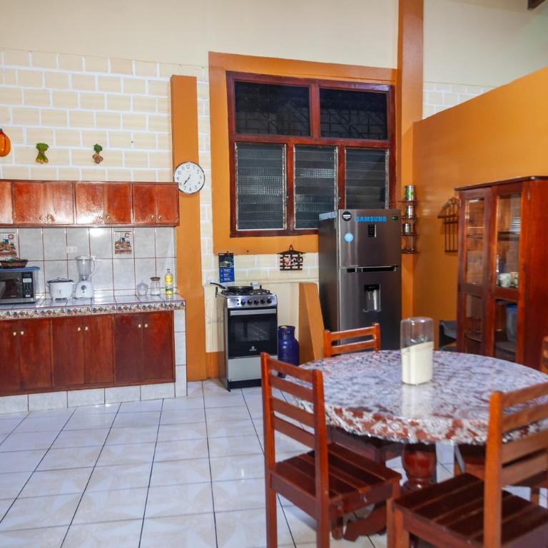 Linda Casona con piscina AC wifi mall para 12 personas - One-Bedroom Apartment - 2