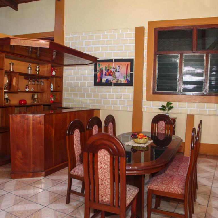 Linda Casona con piscina AC wifi mall para 12 personas - One-Bedroom Apartment - 6