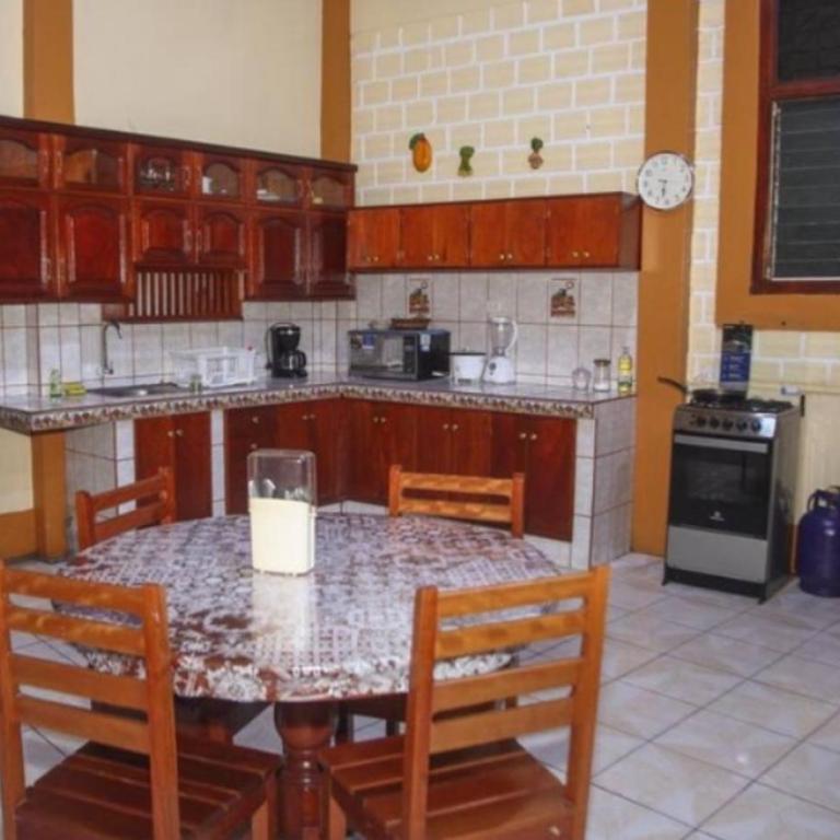 Linda Casona con piscina AC wifi mall para 12 personas - One-Bedroom Apartment - 8