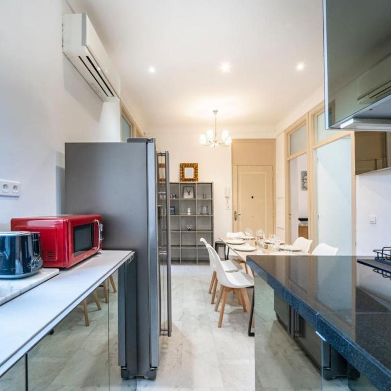 Monte Carlo Monaco border, hypercenter, familly friendly - monthly rent - Appartement 2 Chambres - 10