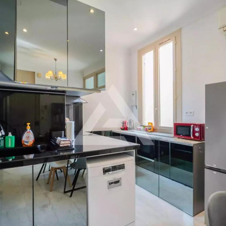 Monte Carlo Monaco border, hypercenter, familly friendly - monthly rent - Appartement 2 Chambres - 13