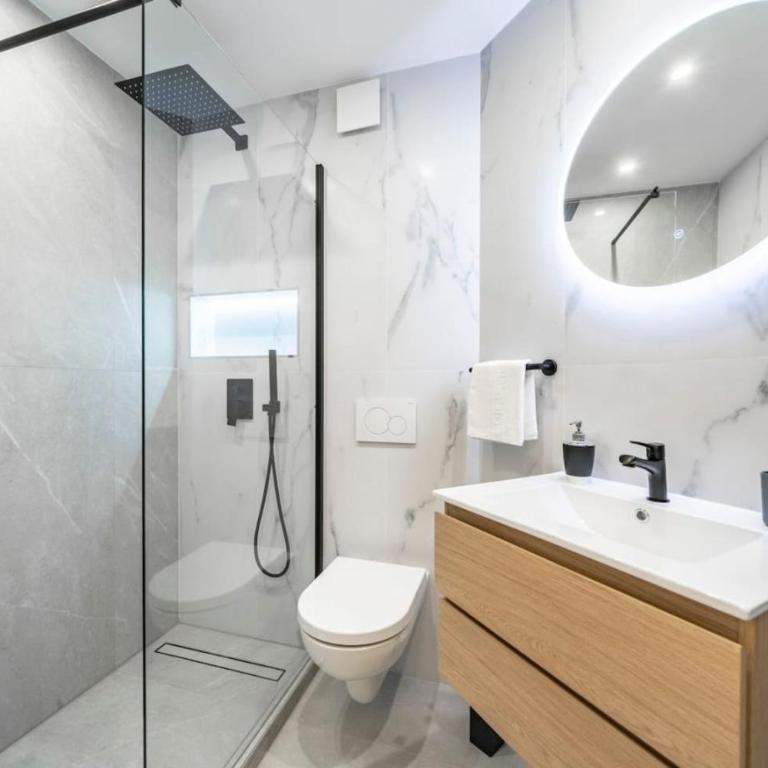 Monte Carlo Monaco Border, Swimming Pool, Parking, See View, Terrace - Appartement 2 Chambres - Vue sur Mer - 36