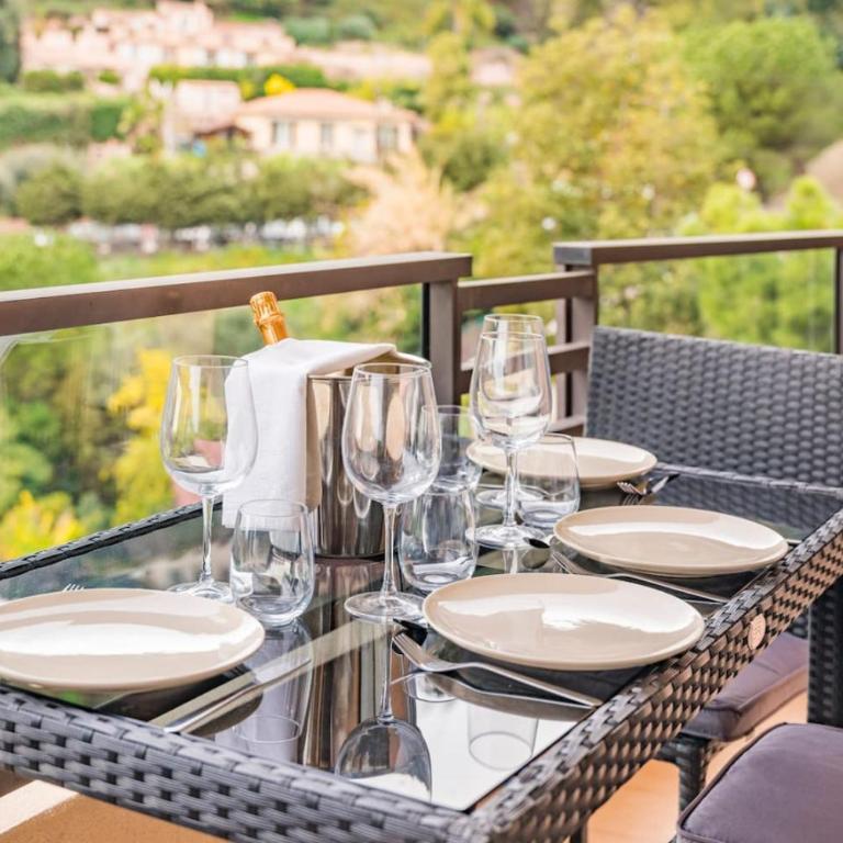 Monte Carlo Monaco Border, Swimming Pool, Parking, See View, Terrace - Appartement 2 Chambres - Vue sur Mer - 60