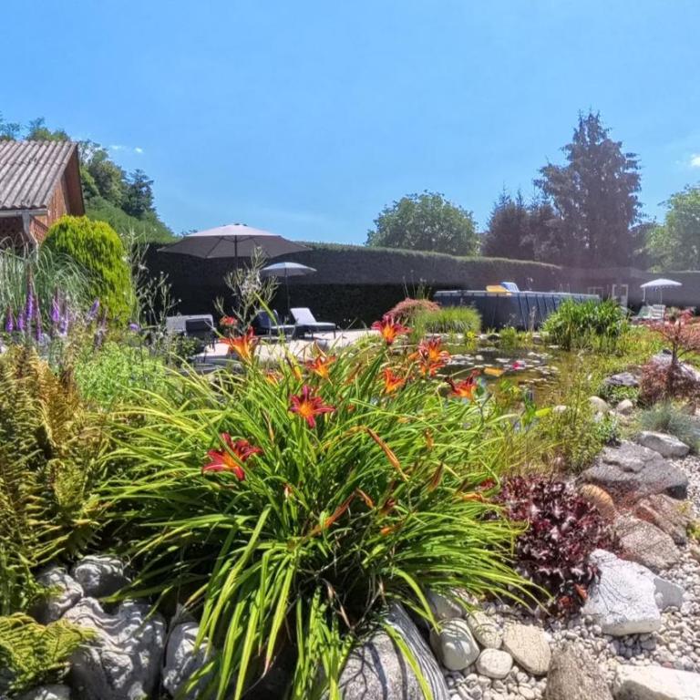 Lauras Ferienwohnung - Ihre Wohlfühloase in der Südweststeiermark mit Garten, Pool, Biotop & Weinbar - Apartment mit 2 Schlafzimmmern und eigenem Pool - 85