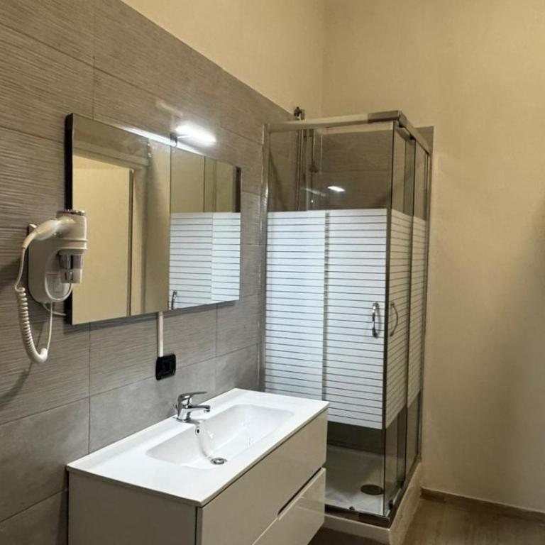Dimora San Giovanni - Camera Deluxe (2 Adulti + 1 Bambino) - 3