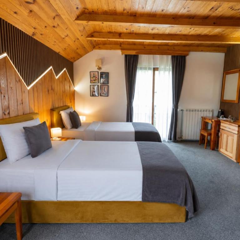 Rooms and apartmants Mirovic - Deluxe Family Suite - 1