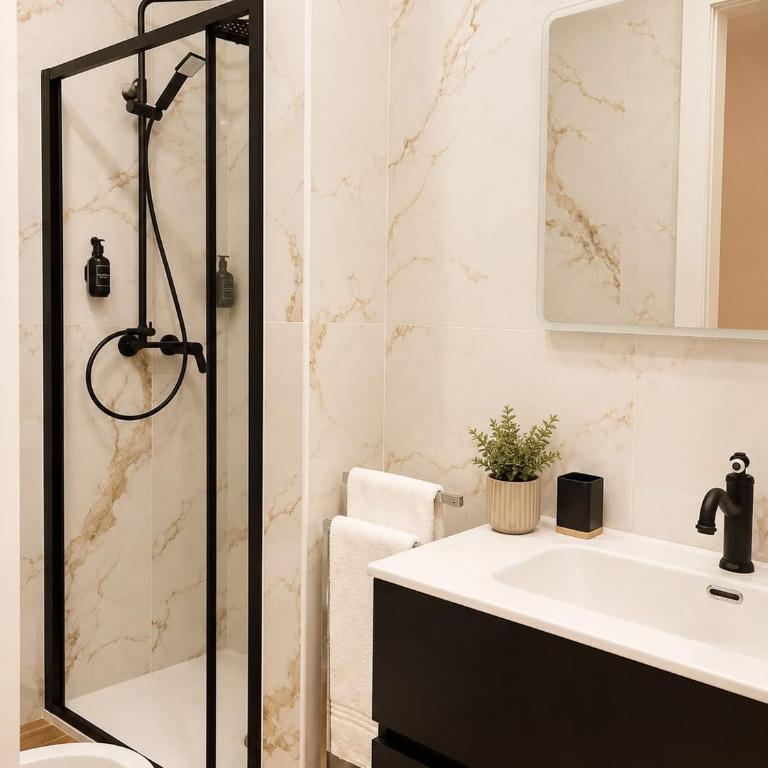 Salentina White House - King Room - 7