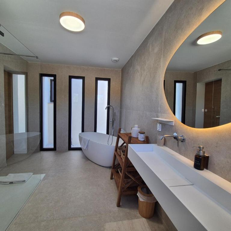 Villa Noosa, plein sud, familiale avec sa piscine privé - Casa de 4 dormitorios - 3