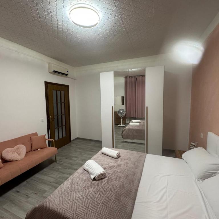 Bergamo City Center Apartment - Family Two-Bedroom Apartment with View - 2