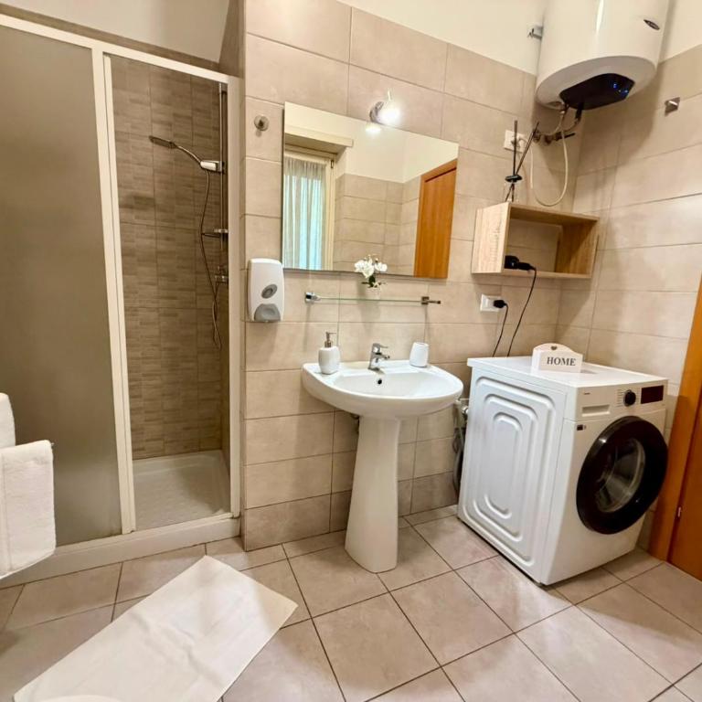 Casa Vacanza da ELENA 3 - Bilocale in prossimità della Stazione FS Verona Porta Nuova - Appartamento con 2 Camere da Letto e Balcone - 7