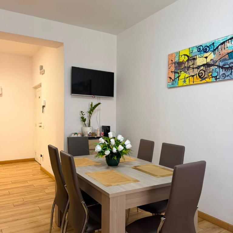 Casa Vacanza da ELENA 3 - Bilocale in prossimità della Stazione FS Verona Porta Nuova - Appartamento con 2 Camere da Letto e Balcone - 17