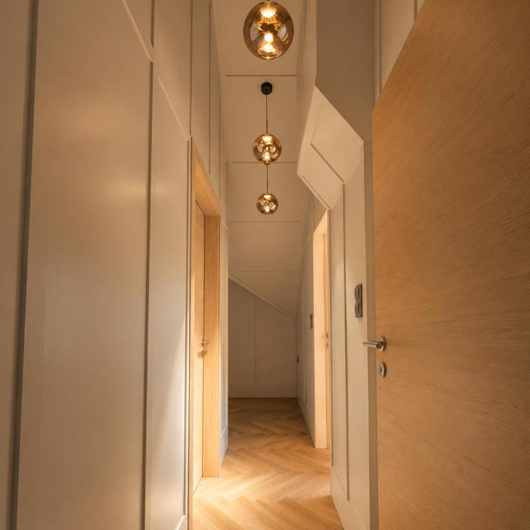 Book-A-Room Salzburg Garden or Balcony Stay - 2 bedroom - air conditioning & free parking - Apartment mit 2 Schlafzimmern und Balkon - 2