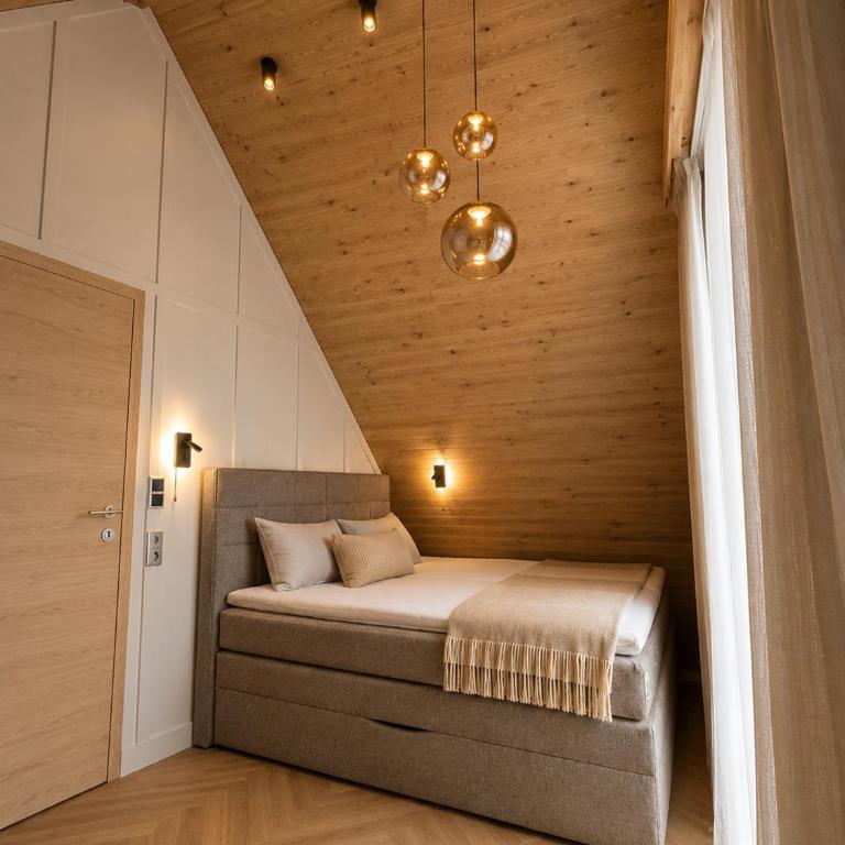 Book-A-Room Salzburg Garden or Balcony Stay - 2 bedroom - air conditioning & free parking - Apartment mit 2 Schlafzimmern und Balkon - 3