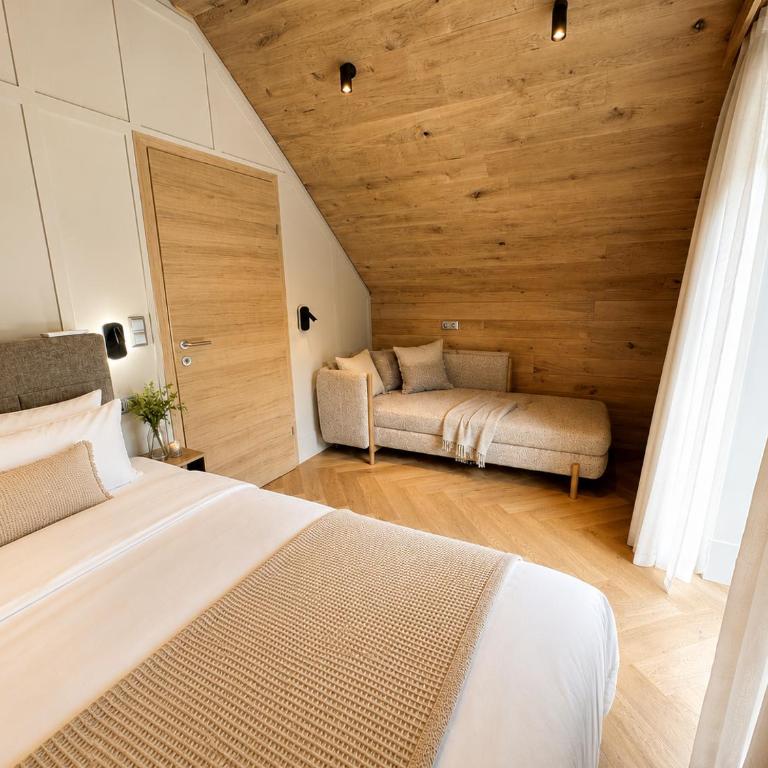 Book-A-Room Salzburg Garden or Balcony Stay - 2 bedroom - air conditioning & free parking - Apartment mit 2 Schlafzimmern und Balkon - 13