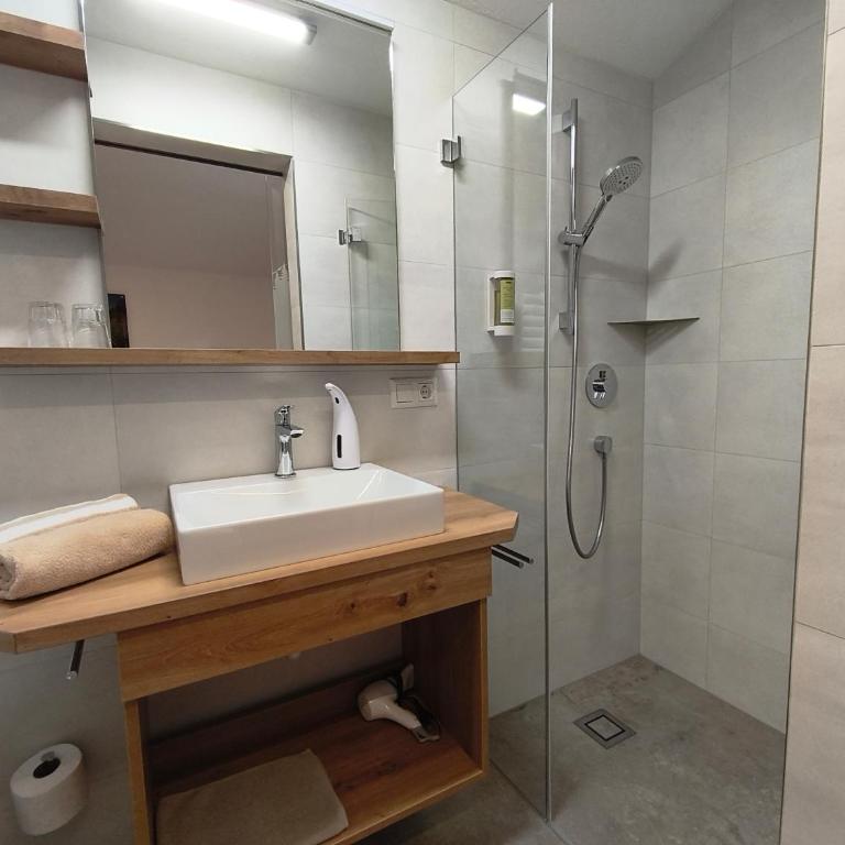 Haus Dabaklamm - Doppelzimmer mit Balkon - 5