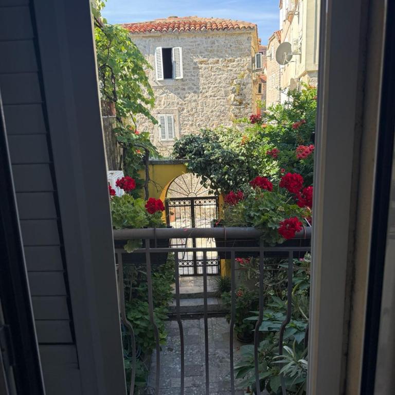 La Porta - Old Town, Budva - Three-Bedroom Premium Apartment with Balcony - 2