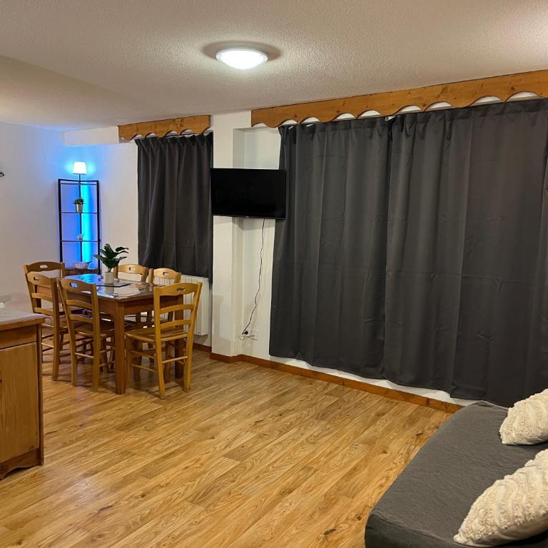 Pied piste avec terrasse - 6 pers - Appartement 2 Chambres - 14