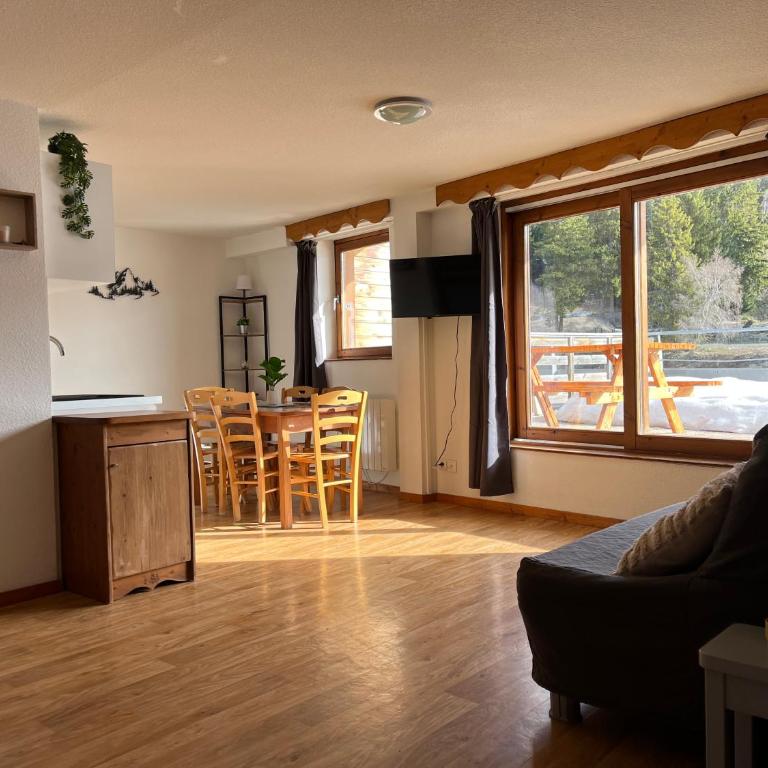 Pied piste avec terrasse - 6 pers - Appartement 2 Chambres - 1