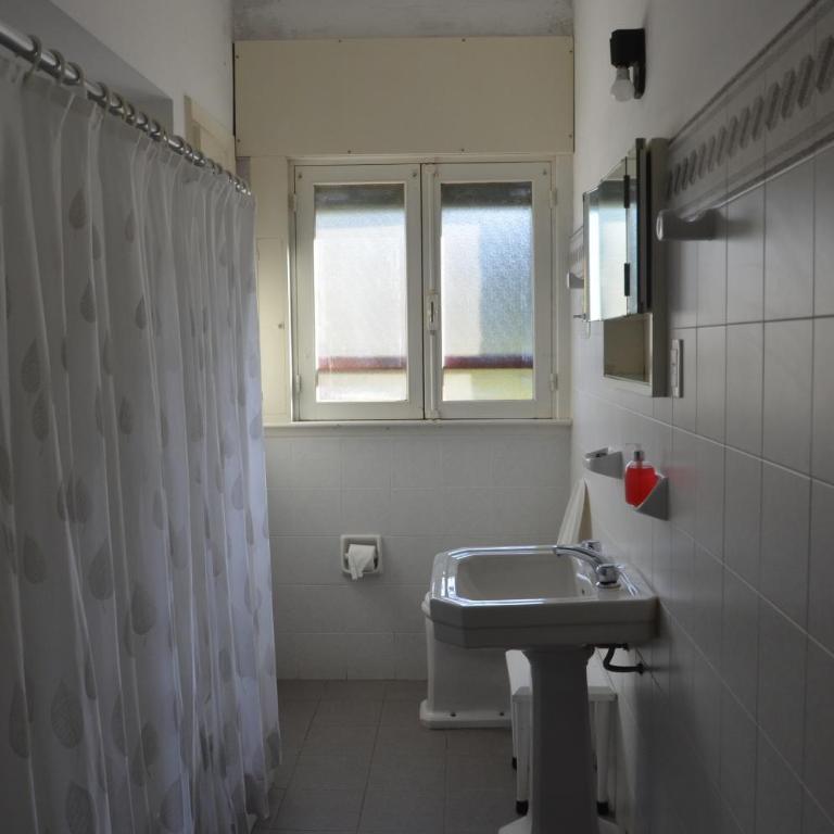Amplia Casona de Estilo en La Falda - Casa de 4 dormitorios - 56