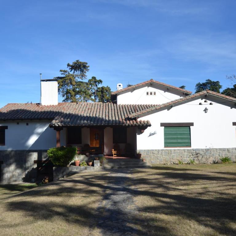 Amplia Casona de Estilo en La Falda - Casa de 4 dormitorios - 1