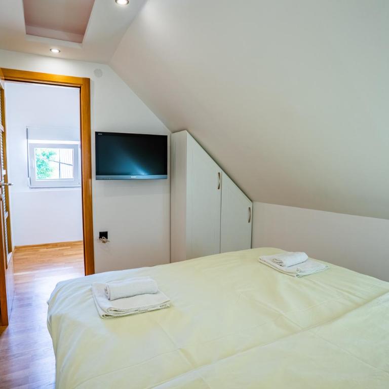 Wolf Apartments Zabljak - Apartman s 2 Spavaće Sobe sa Balkonom i Terasom - 21
