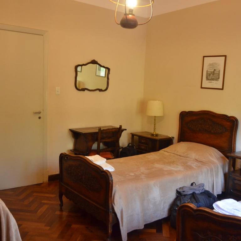Amplia Casona de Estilo en La Falda - Casa de 4 dormitorios - 61