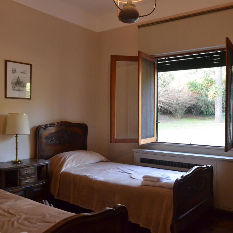 Amplia Casona de Estilo en La Falda - Casa de 4 dormitorios - 78